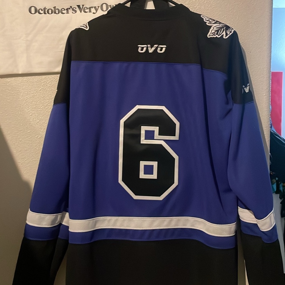 Ovo hockey jersey. - Picture 4 of 4